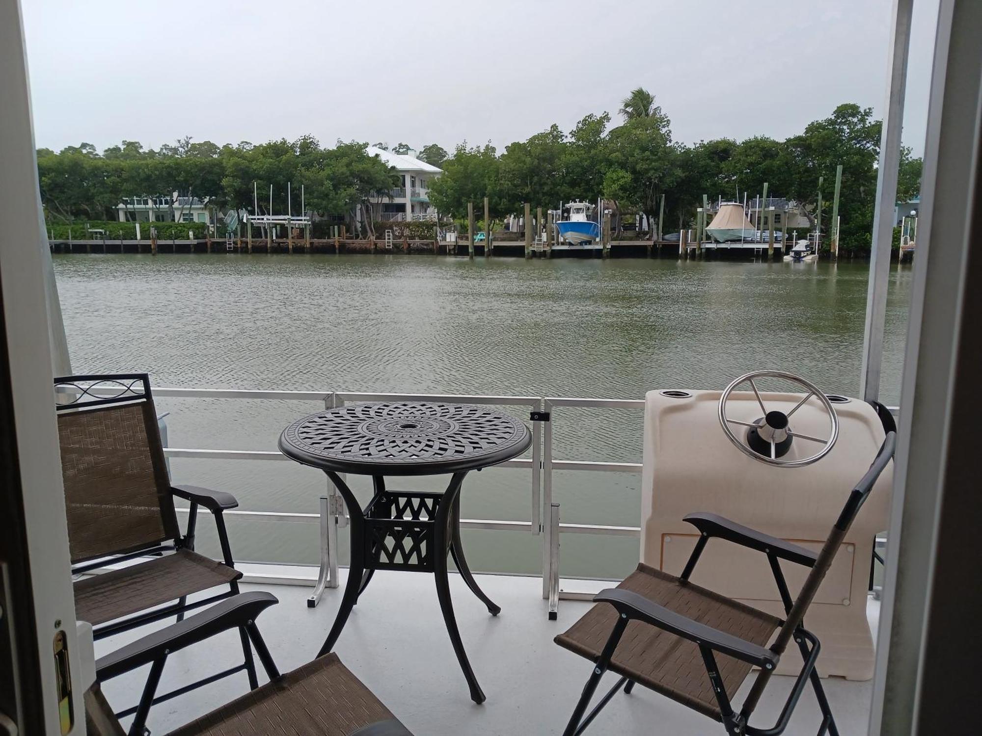 Treasure Harbor Hotel Исламорада Екстериор снимка